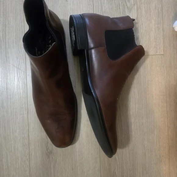 Prada Men's Rich Brown Leather Chelsea Boots - Picture 2 of 4